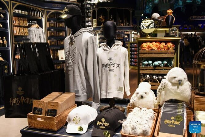 Tokyo WB. Studio Tour Harry Potter's Creation E-Ticket Optional - Explore Diagon Alley and its shops
