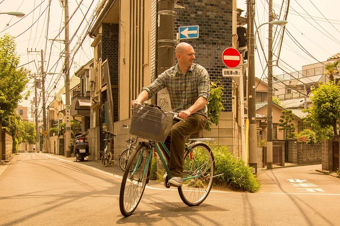 Tokyo West-Side Cycling & Food Tour - Learning to handle the mamachari