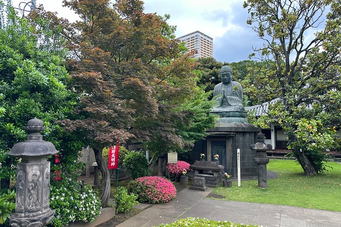 Tokyo : Yanaka and Nezu-Old Traditional Town Cultural Experience - Yanaka Cemetery and the old cedar tree