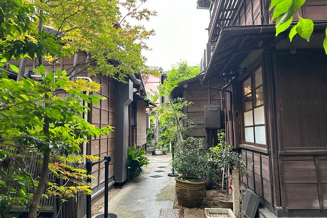 Tokyo : Yanaka and Nezu-Old Traditional Town Cultural Experience - Ueno Sakuragi Atari’s wooden shop houses
