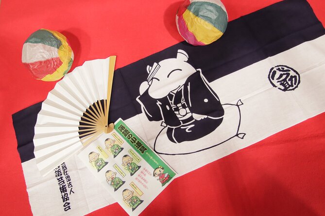 Traditional Japanese Comedy, Juggling & Magic Live Show in Tokyo - Daikagura brings the umbrella act to life