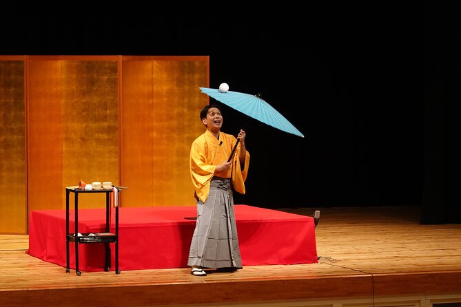 Traditional Japanese Comedy, Juggling & Magic Live Show in Tokyo - Rakugo: comedy with a fan and a hand towel