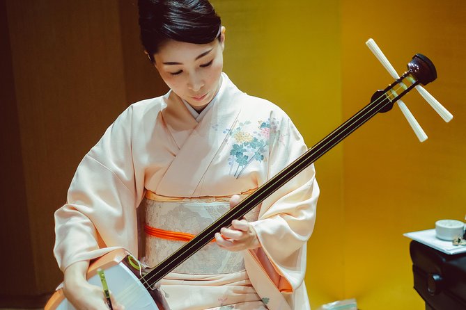 Traditional Japanese Music ZAKURO SHOW in Tokyo - Why the explanations matter