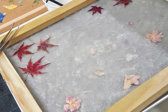 Traditional Japanese Washi Papermaking- Kyoto morning - Designing Your Paper With Flowers and Leaves