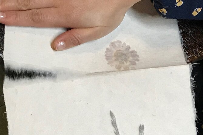 Traditional Japanese Washi Papermaking- Kyoto morning - Choosing Between Cards, a Mat, a Lamp, or a Panel
