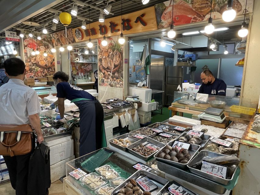 Tsukiji: Outer Market Walking Tour & Sake Tasting Experience - Who should book this Tsukiji experience?