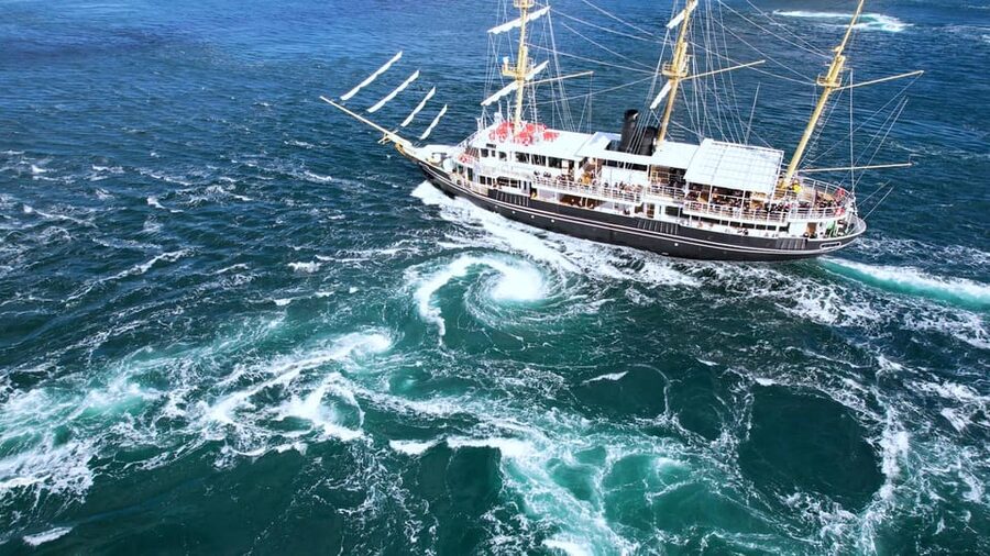 Uzushio Cruise - Why the Naruto Whirlpools are worth seeing