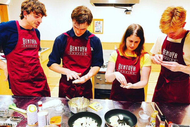 Vegan/Vegetarian Ramen and Gyoza by Bentoya cooking - The supermarket introduction