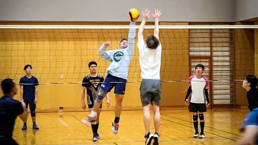 Volleyball in Osaka, Kobe & Kyoto with locals! - Regular games or certified-coach training