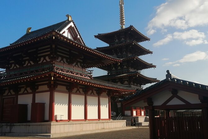 Walking Tour of Osaka's 5 Must-See Sights, with Ramen for Lunch - Osaka Castle: a grand opening with a history lesson