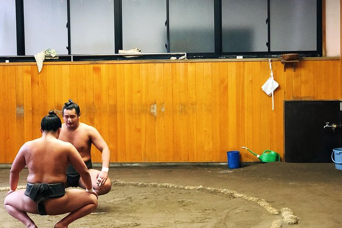 Watch Sumo Morning Practice at Stable in Tokyo - Photos with the wrestlers at the end
