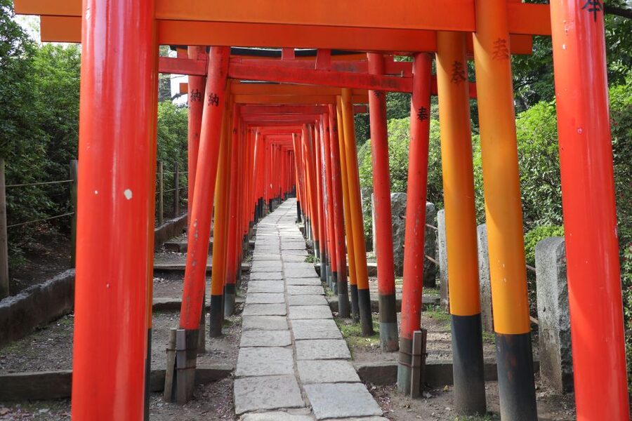 Yanaka District: Historical Walking Tour in Tokyo's Old Town - Why Yanaka feels unlike central Tokyo