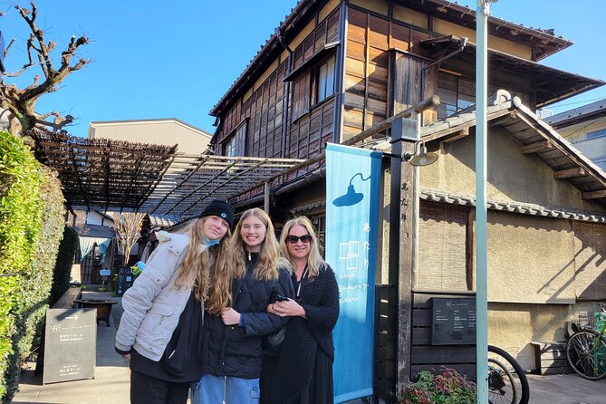 Yanaka Walking Tour: Historic and Traditional District of Tokyo - What the guides add to the walk